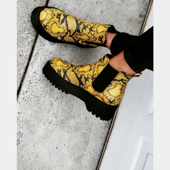 Sleigh Ride collection// Chunky bootie - Picture 4 of 8